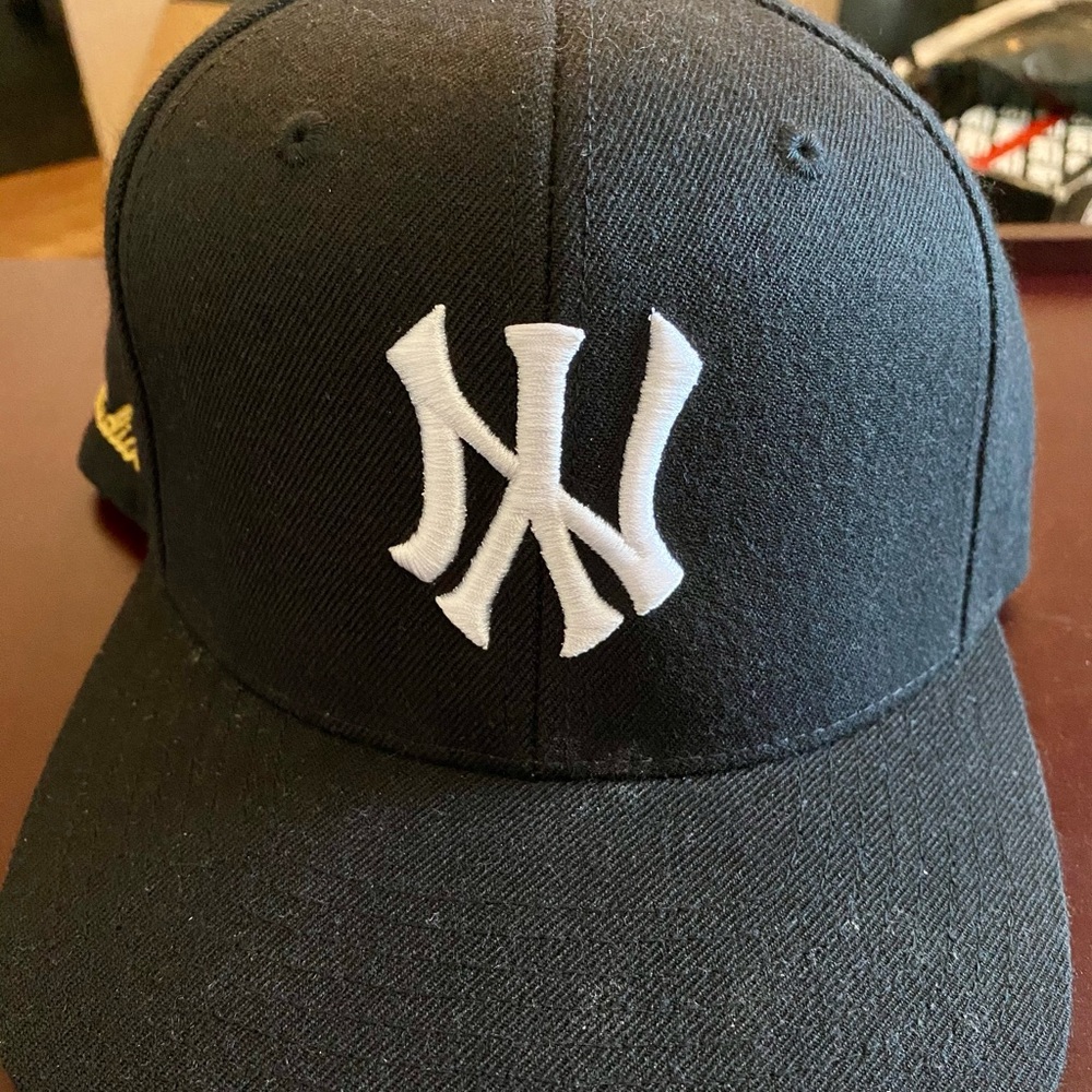 Uniform Studios Upside Down NY Yankees SnapBack